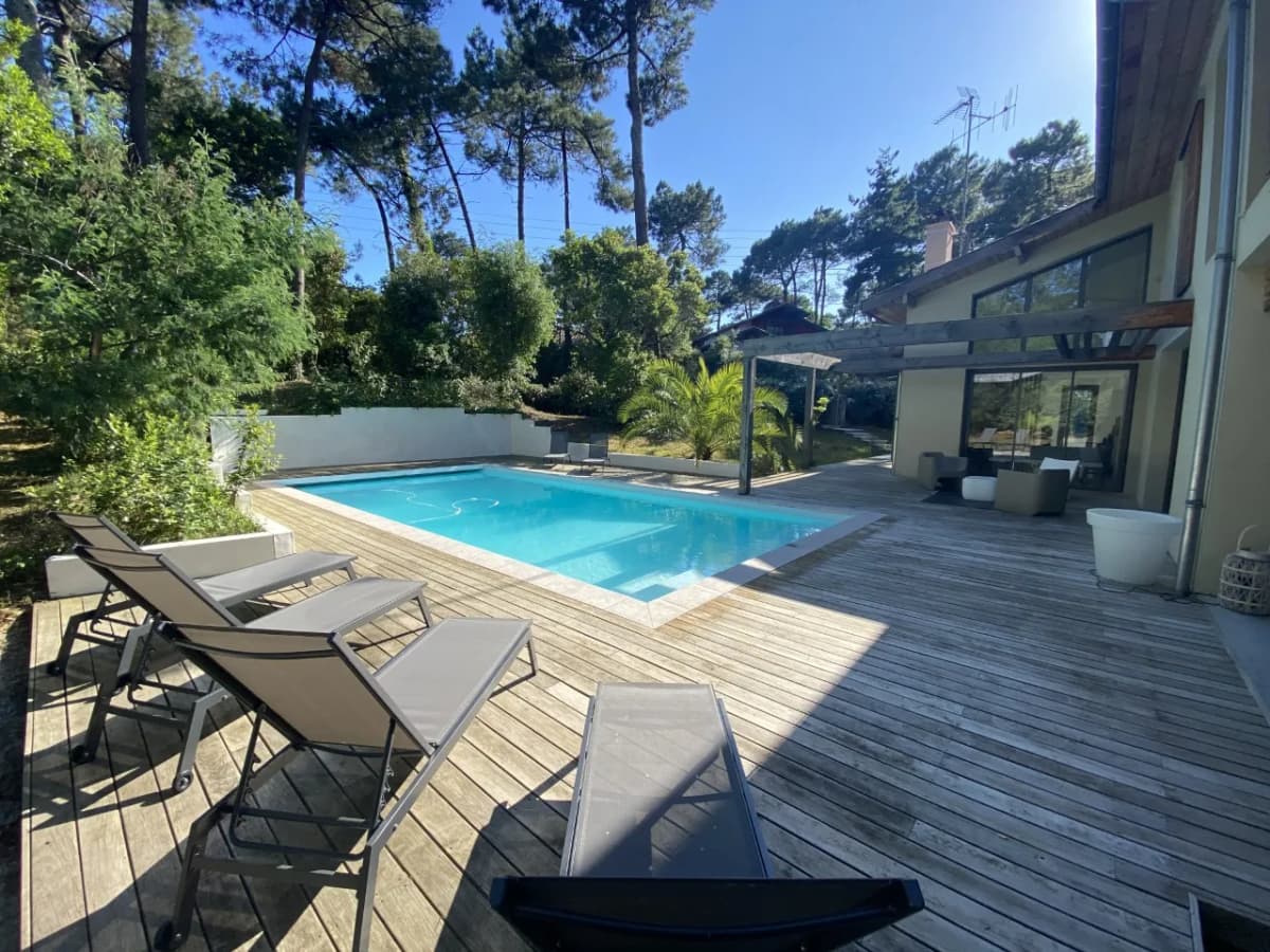 Villa 4* piscine entre lac à 200m et océan à 600m, 5 min centre ville d'Hossegor
