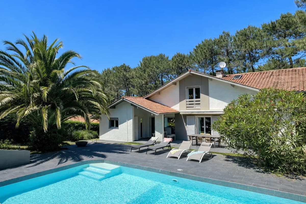 Villa 4*climatisée piscine chauffée proche lac, tennis, golf et centre ville d'Hossegor